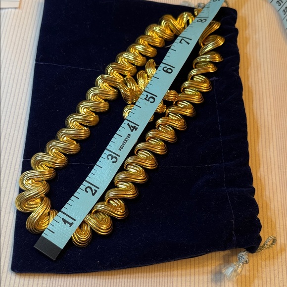 Elegant Gold tone light metal necklace & earrings Set zigzag 🐈⬛ - Picture 6 of 6